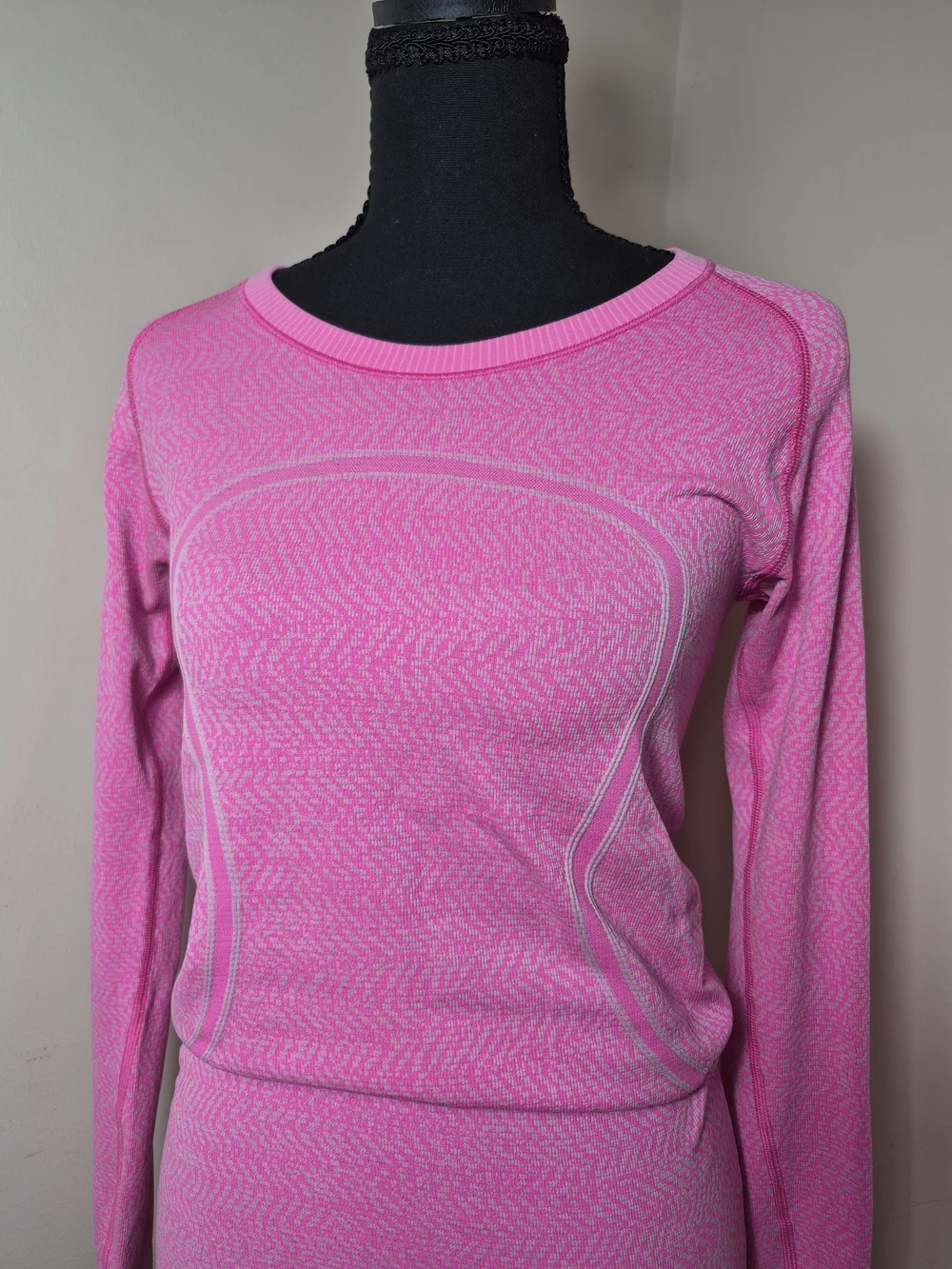 Lululemon Swiftly Tech Long Sleeve Crew Shirt pink Size 6